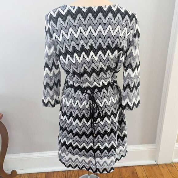 Sandra Darren Petite Chevron Zigzag Dress - Picture 3 of 4